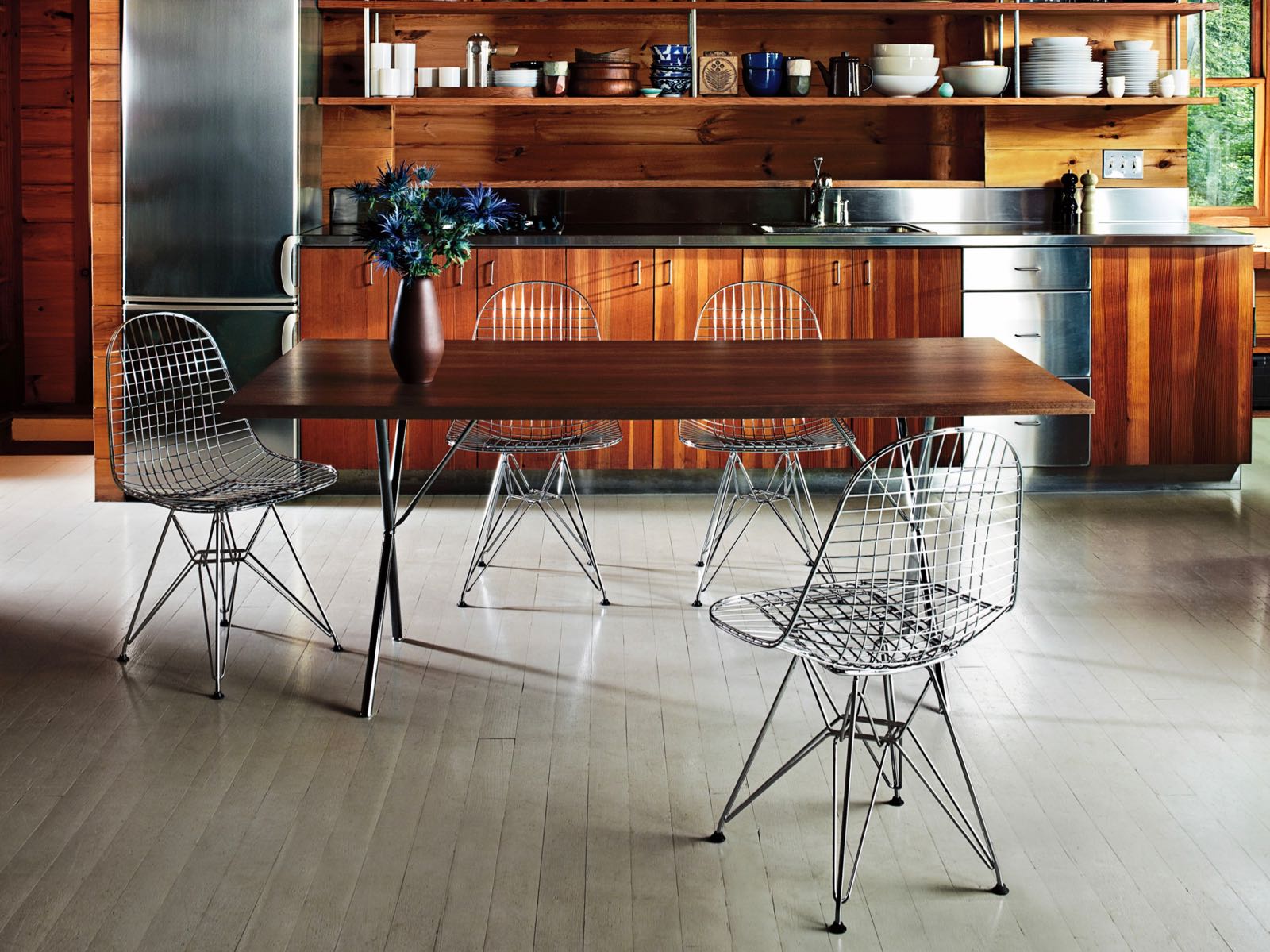 メタルレッグやステンレスむき出しに合う