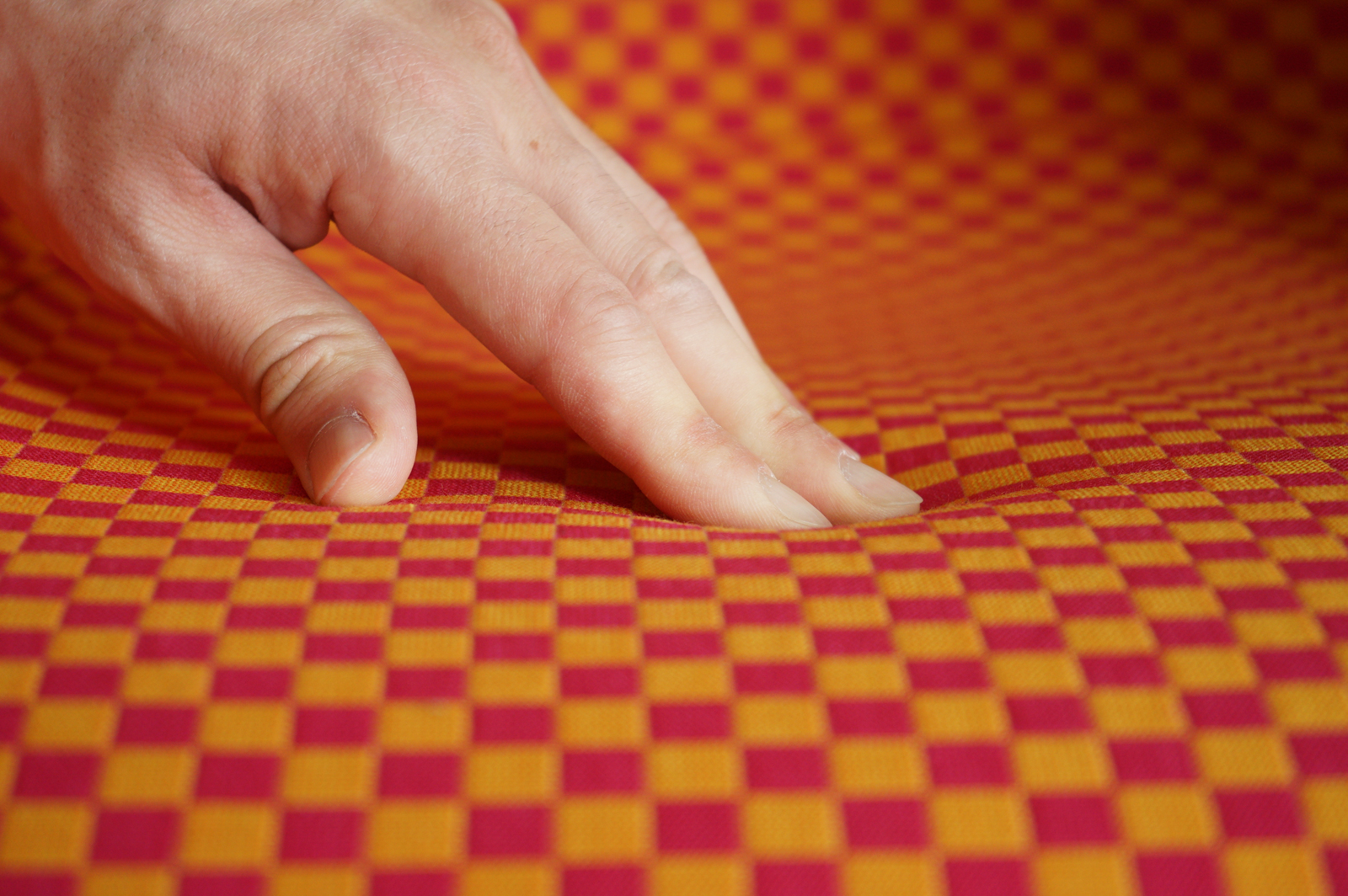 座面の沈み込み