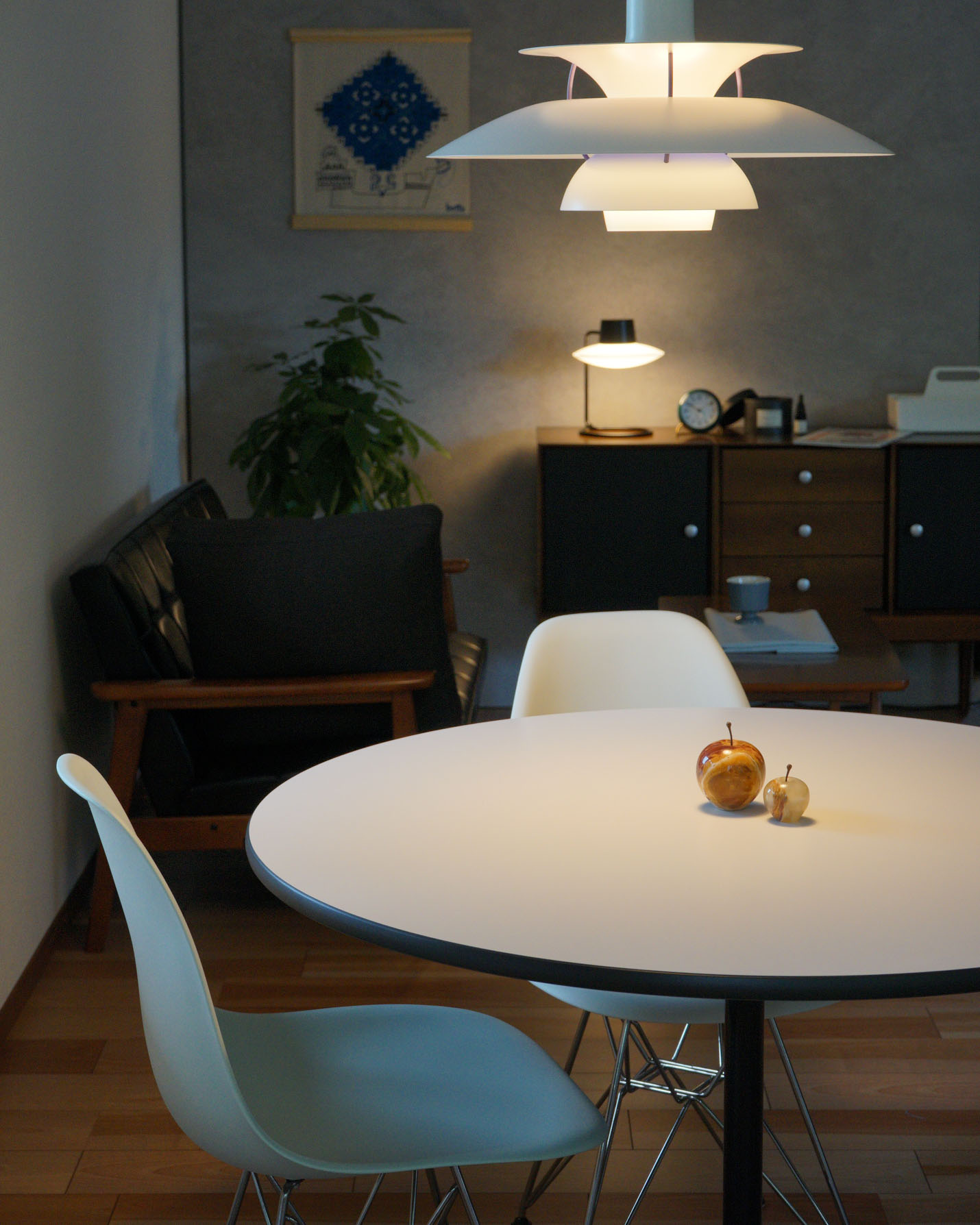 ハーマンミラー(Heramanmiller)イームズシェルチェア75周年記念