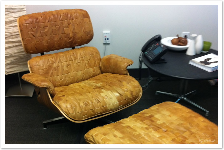 パズルレザーのイームズラウンジチェア