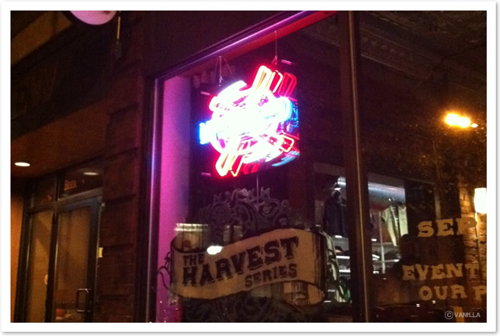 街中でディナー