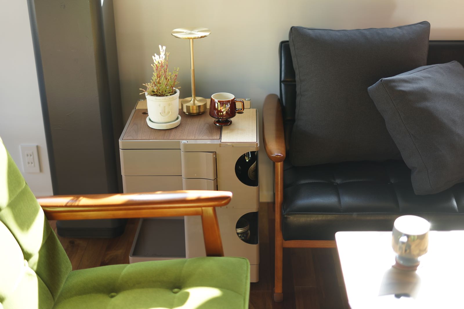 ボビーワゴン クミンとカリモク60 Kチェア