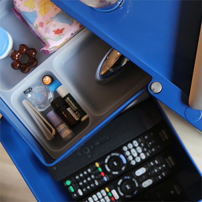 ボビーワゴン オーシャンブルー サイドテーブル使いなら、2段が◎