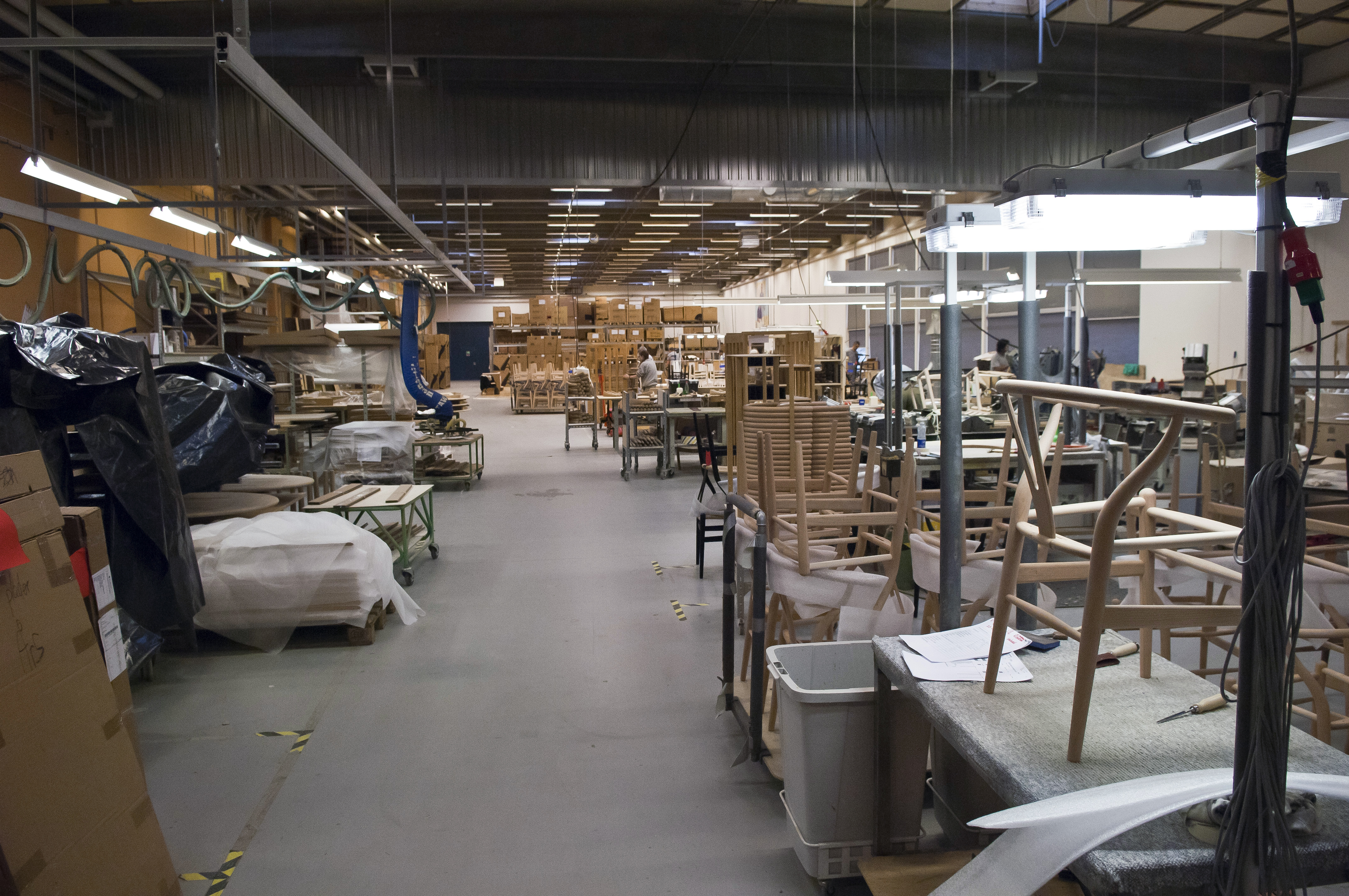 カール・ハンセン＆サン（CARL HANSEN ＆ SON）の工場風景