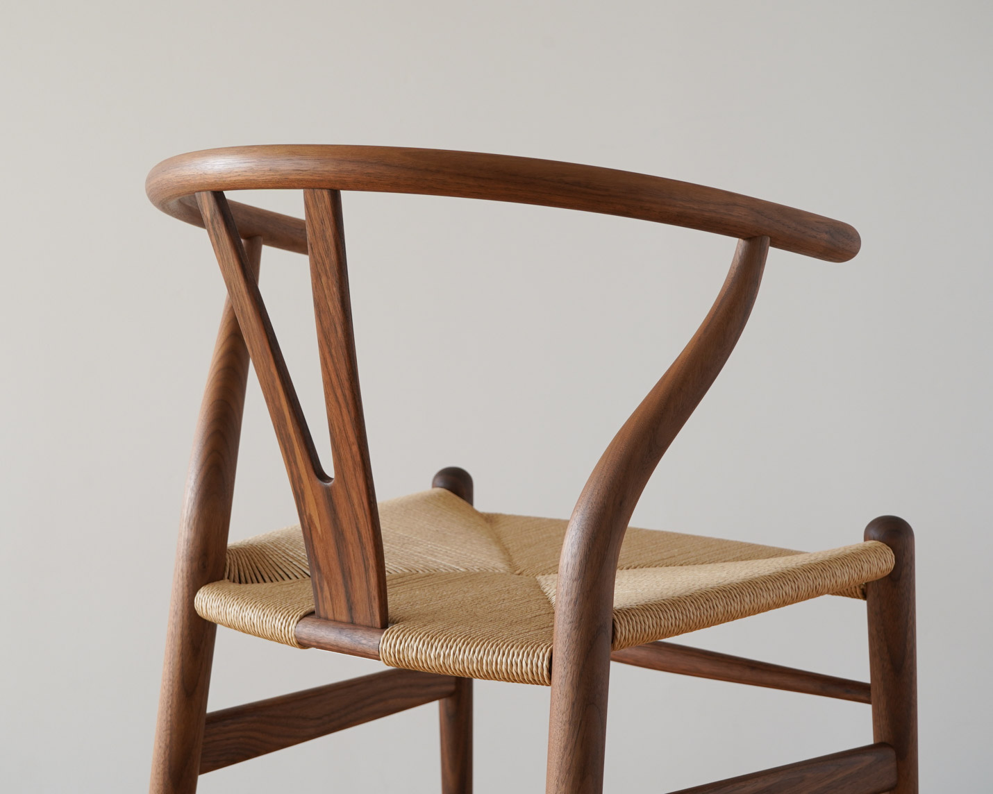 カール・ハンセン＆サン（CARL HANSEN & SON）CH24 Yチェアのウォールナット材オイル仕上げ