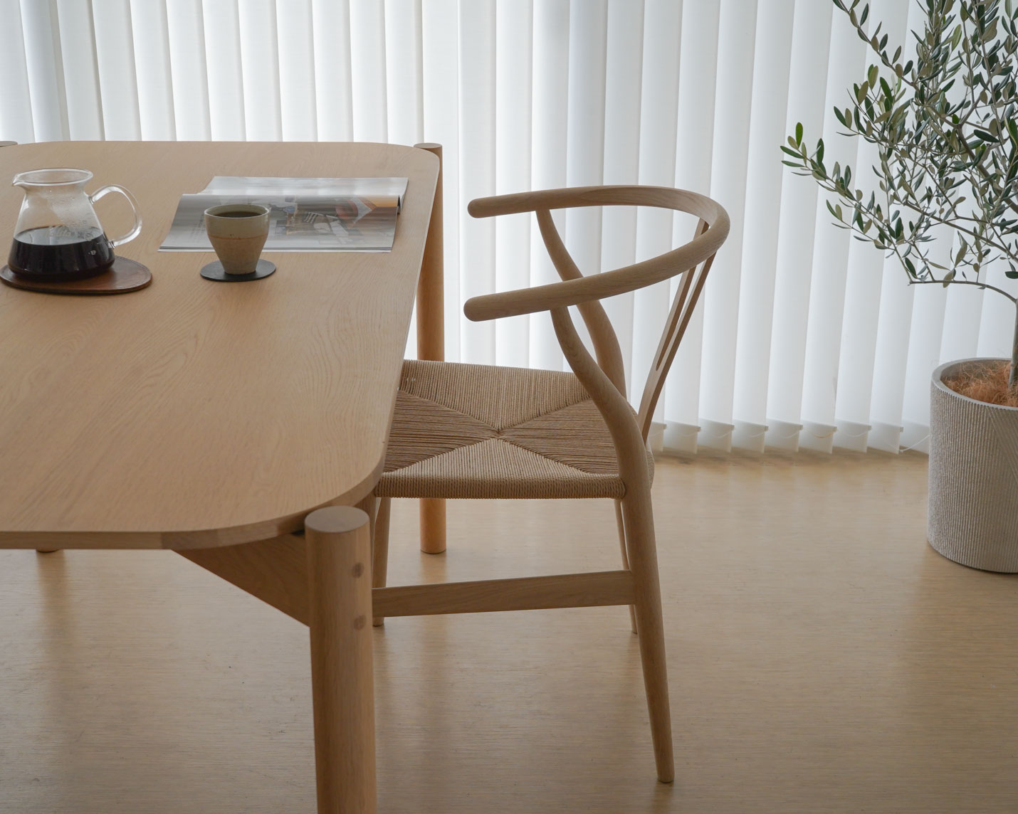 カール・ハンセン&サン(CARL HANSEN & SON)CH24 Yチェアがある日常風景
