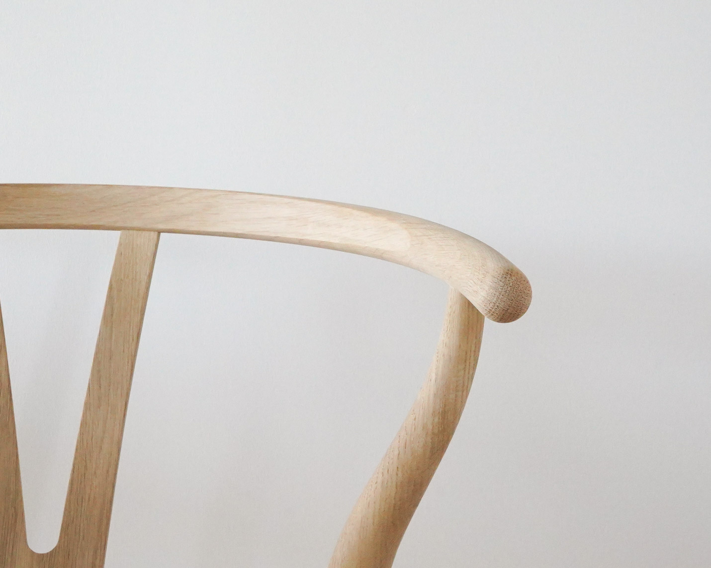 カール・ハンセン＆サン（CARL HANSEN & SON）CH24 Yチェアの構造-アームについて