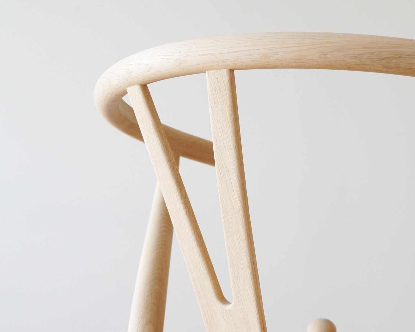 カール・ハンセン＆サン（CARL HANSEN & SON）CH24 Yチェアの構造-Y字のパーツについて