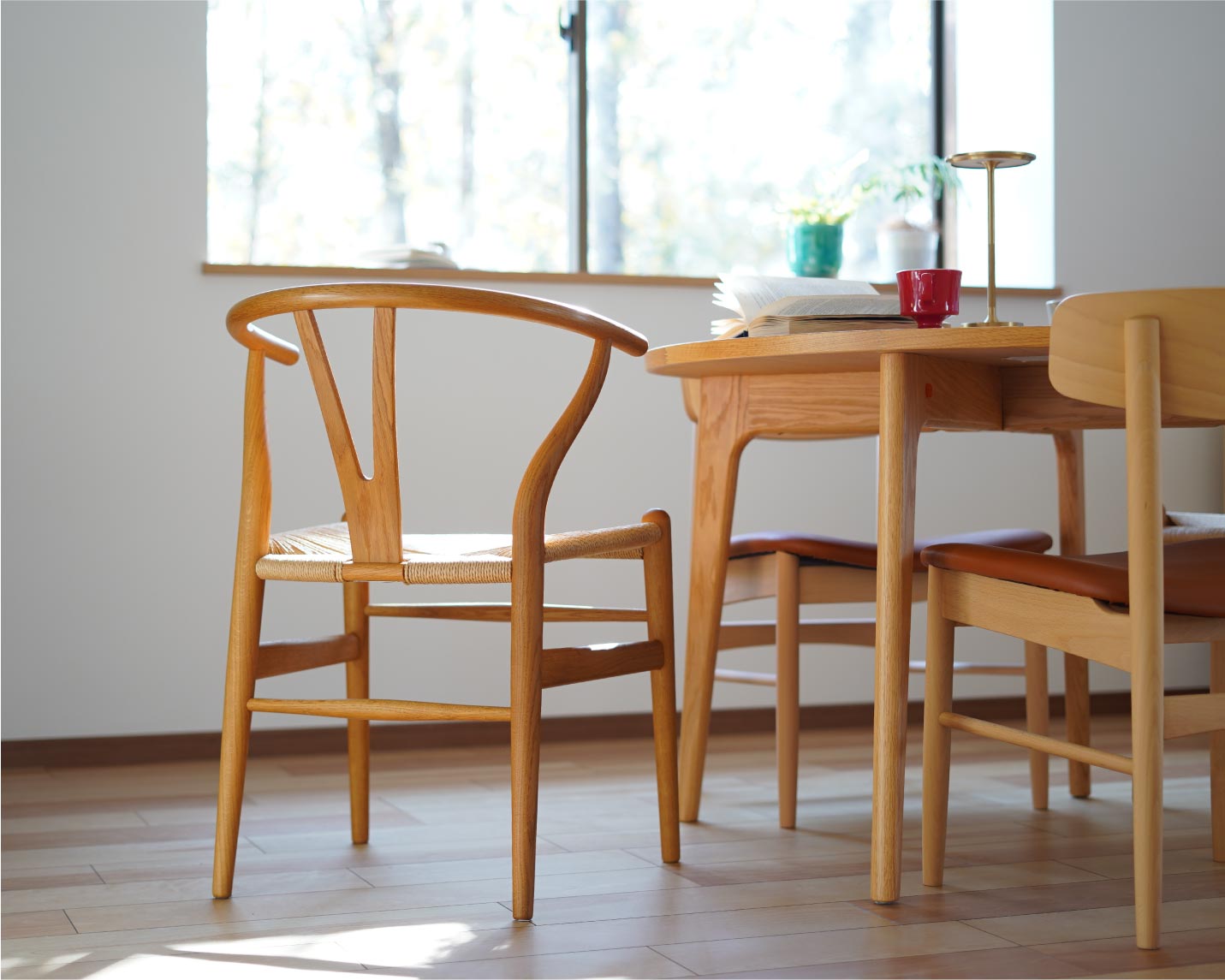 カール・ハンセン＆サン（CARL HANSEN & SON）CH24（Yチェア） オーク/オイルフィニッシュの後ろ姿