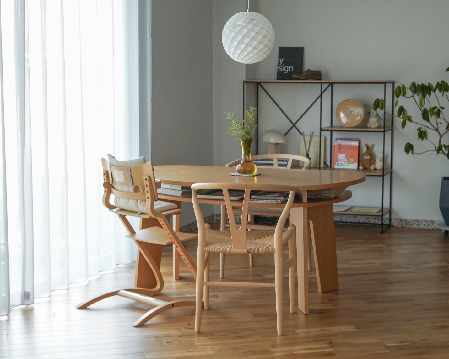 CARL HANSEN & SON （カール・ハンセン＆サン）CH24(Yチェア）のあるダイニング