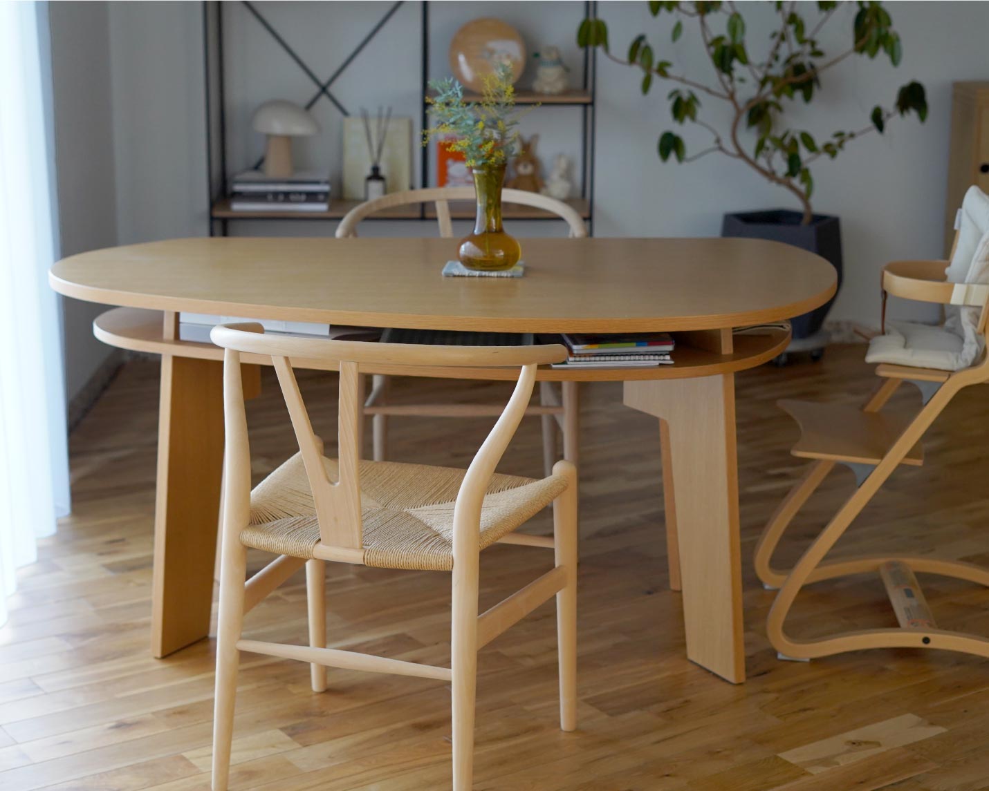 CARL HANSEN & SON （カール・ハンセン＆サン）CH24(Yチェア）ビーチ ソープフィニッシュと収納付きダイニングテーブル