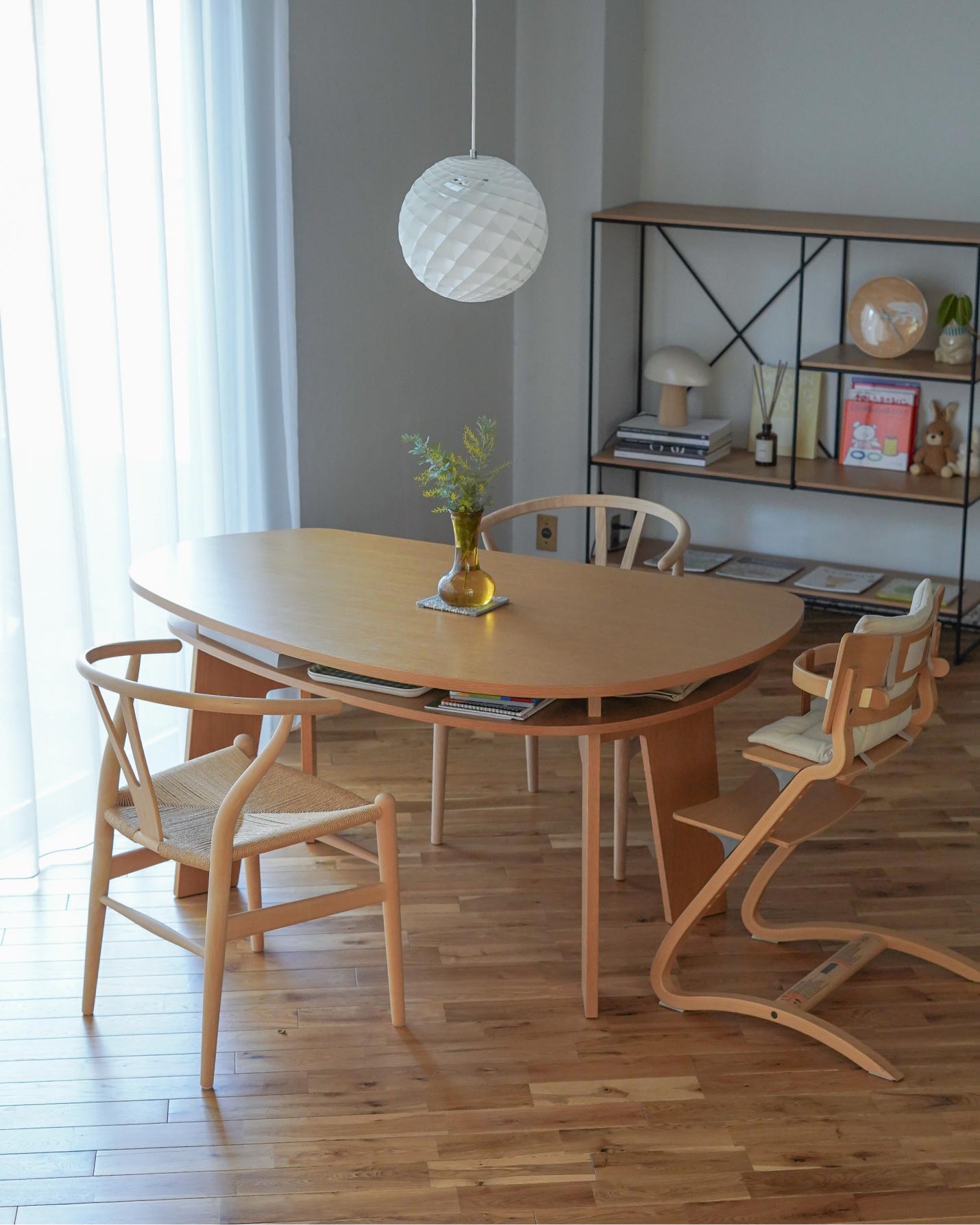 CARL HANSEN & SON （カール・ハンセン＆サン）CH24(Yチェア）のあるダイニング