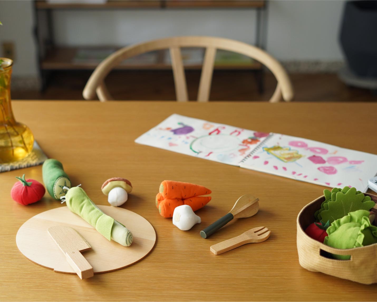 CARL HANSEN & SON （カール・ハンセン＆サン）CH24(Yチェア）のあるダイニングテーブル