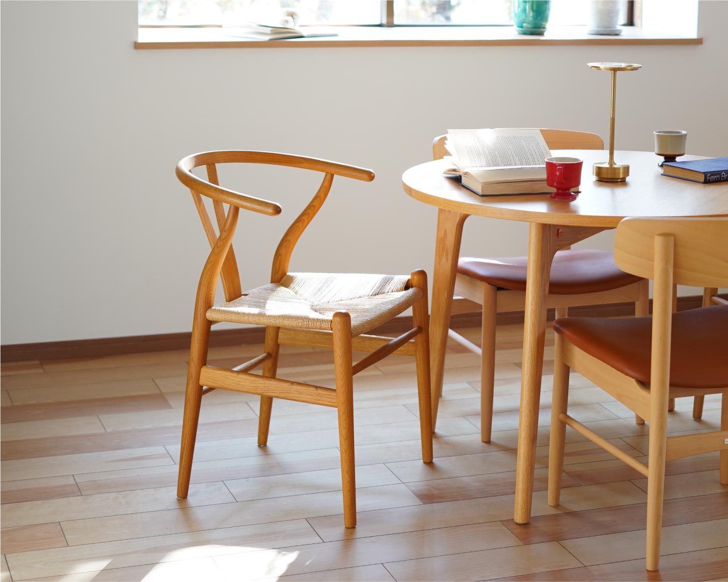 カール・ハンセン＆サン（CARL HANSEN & SON）CH24(Yチェア）オーク/オイルフィニッシュのあるダイニング