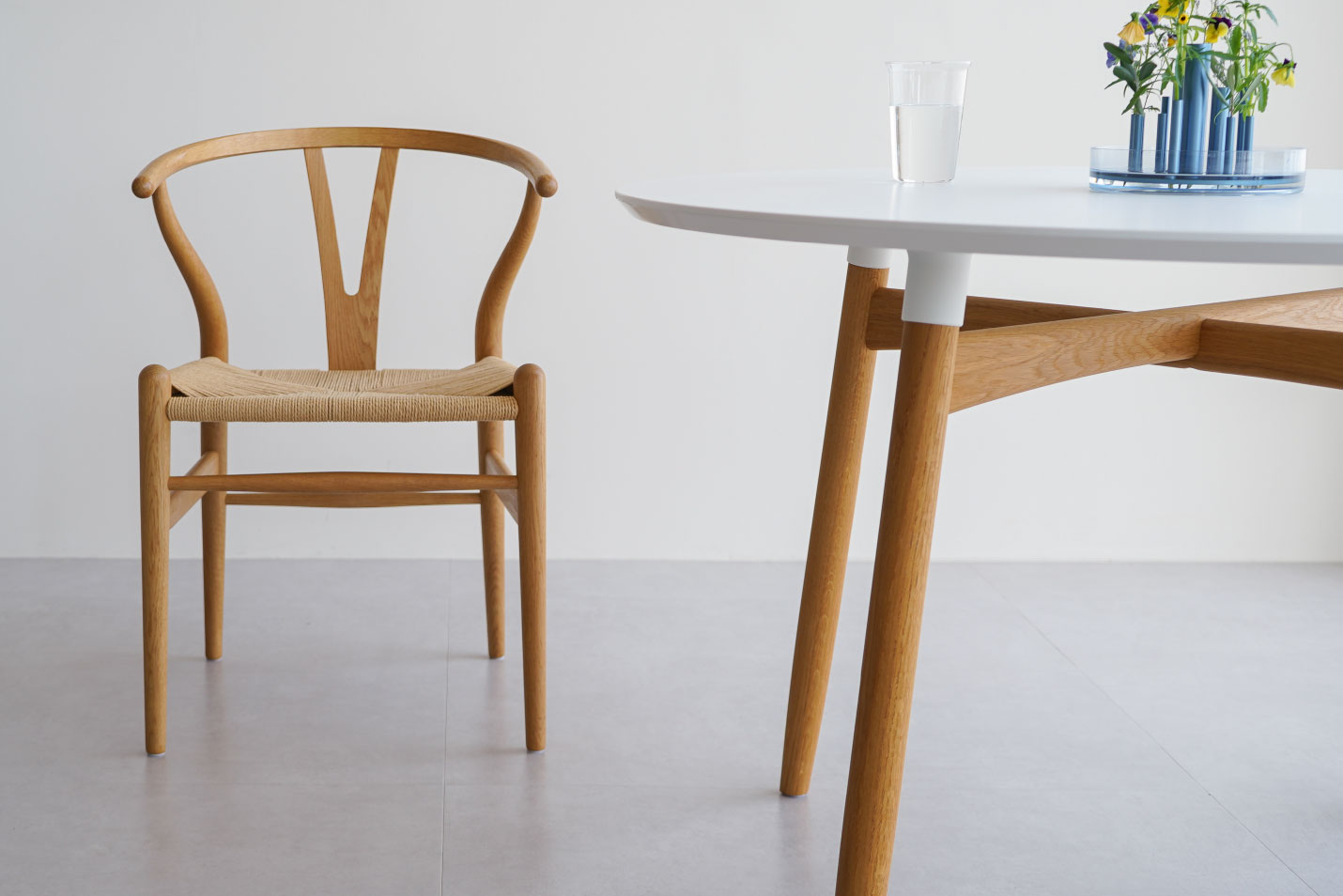 デザインの共通点が多いYチェアとBA103