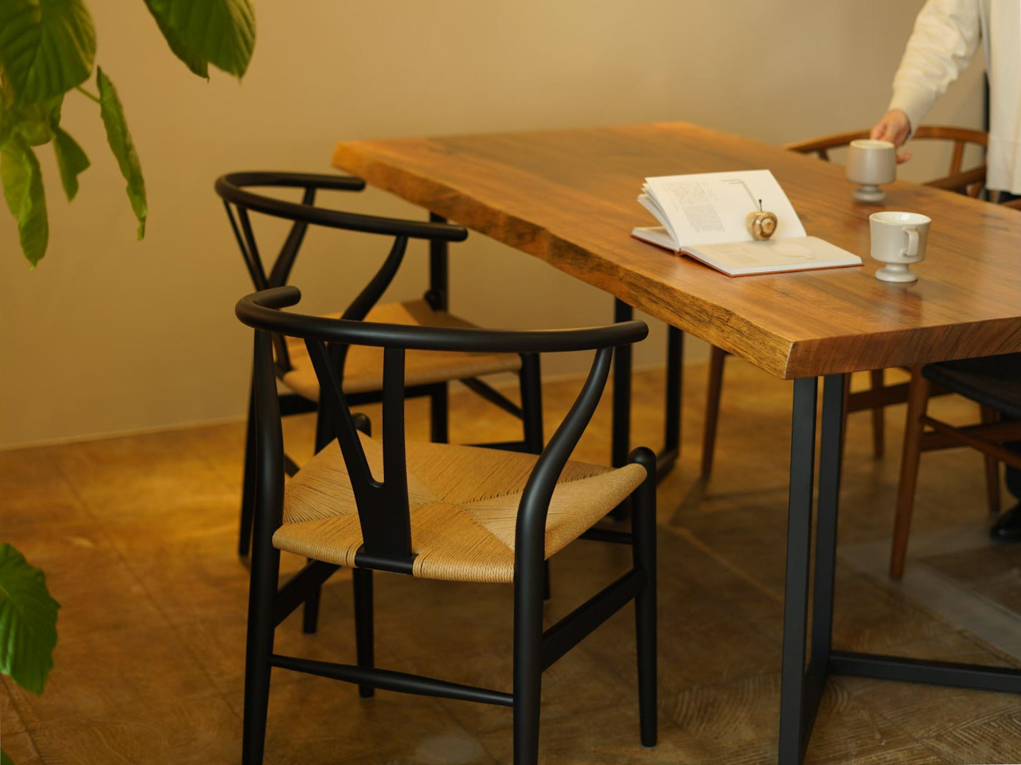 カール・ハンセン＆サン（CARL HANSEN & SON）Yチェア CH24 ビーチ×ソフトブラック