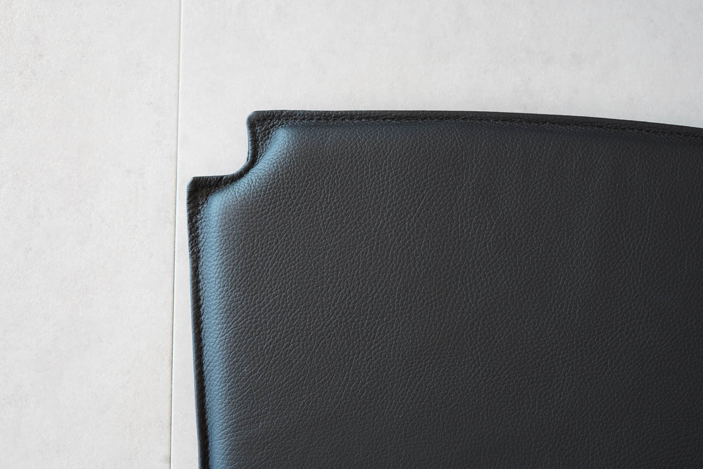 CARL HANSEN & SON（カールハンセン＆サン） CH24（Yチェア）専用本革シートクッション ブラック2