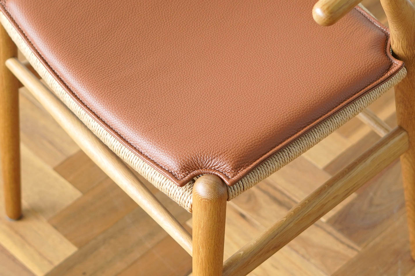 CARL HANSEN & SON（カールハンセン＆サン） CH24（Yチェア）専用本革シートクッション ブラウン1