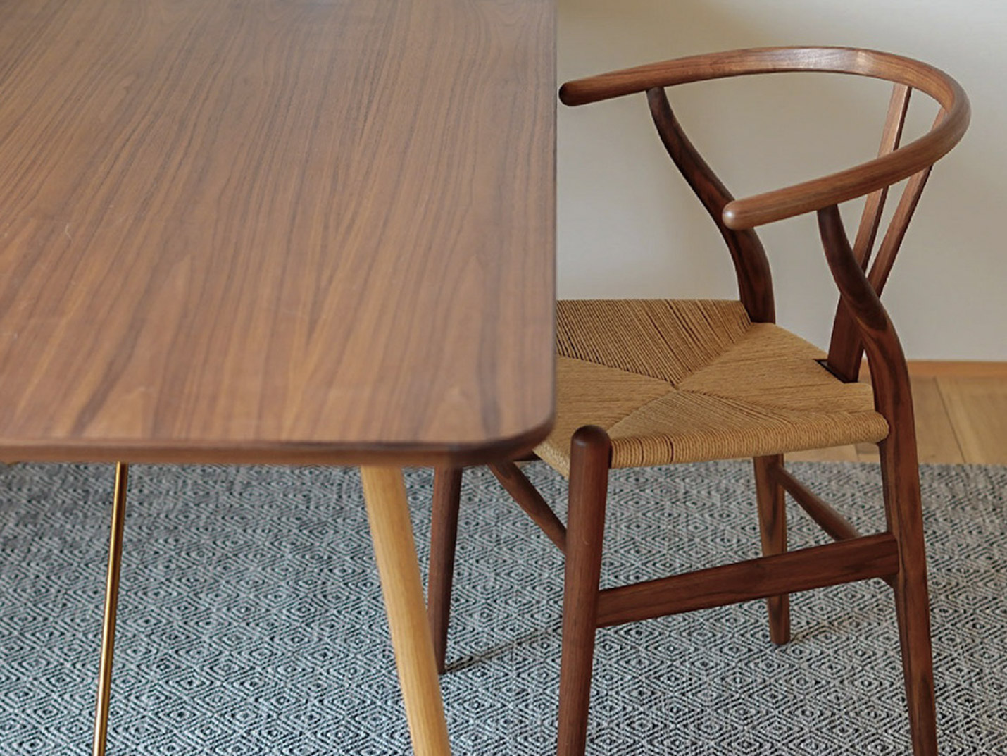 カール・ハンセン＆サン（CARL HANSEN & SON）Yチェア CH24 ウォールナット×オイルフィニッシュ