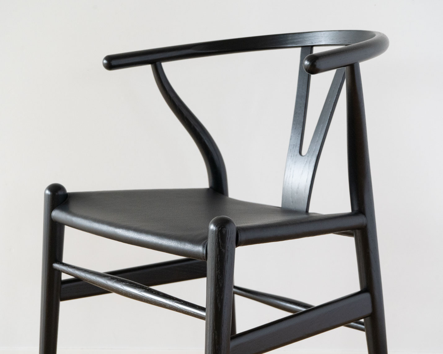 カール・ハンセン&サン(CARL HANSEN & SON) CH24P Yチェア(レザーシート:ブラック) オーク ブラック塗装