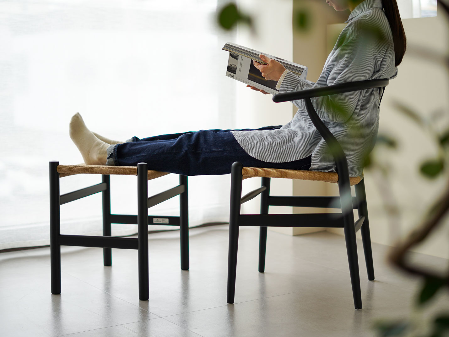 カール・ハンセン&サン(CARL HANSEN & SON) CH53 フットスツール ビーチ ソフトブラック CH24 / Yチェア43cmとの組み合わせ