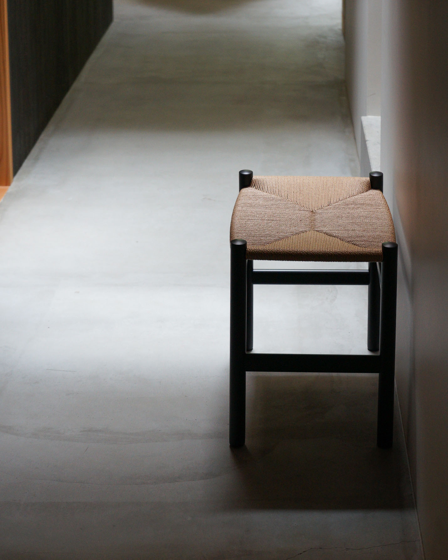 カール・ハンセン＆サン（CARL HANSEN & SON） CH53 フットスツール ビーチ ソフトブラック 見るたびに、いいなあと思う