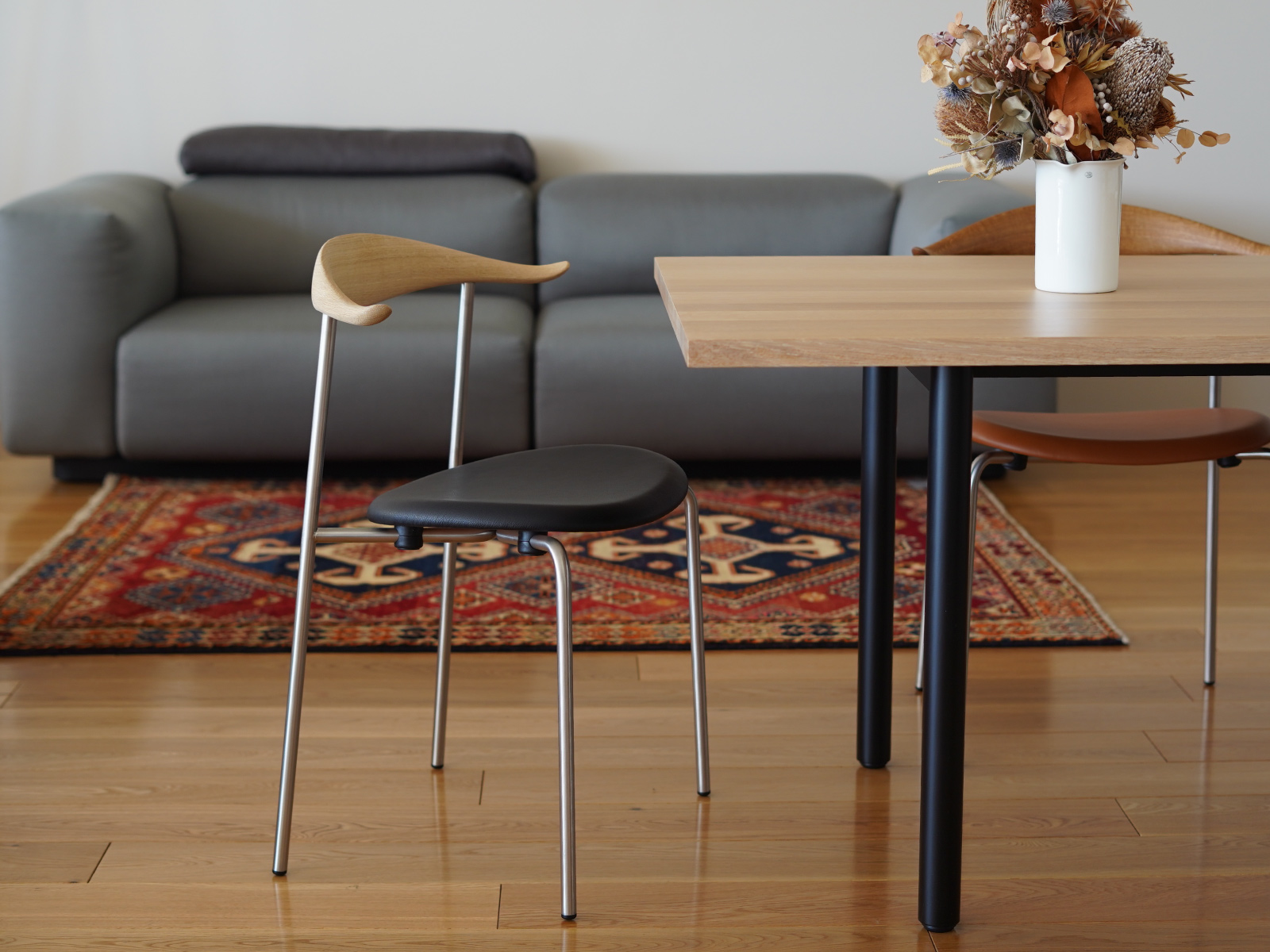 CARL HANSEN & SON （カールハンセン＆サン） CH88P オーク/ソープ仕上げ ステンレス脚