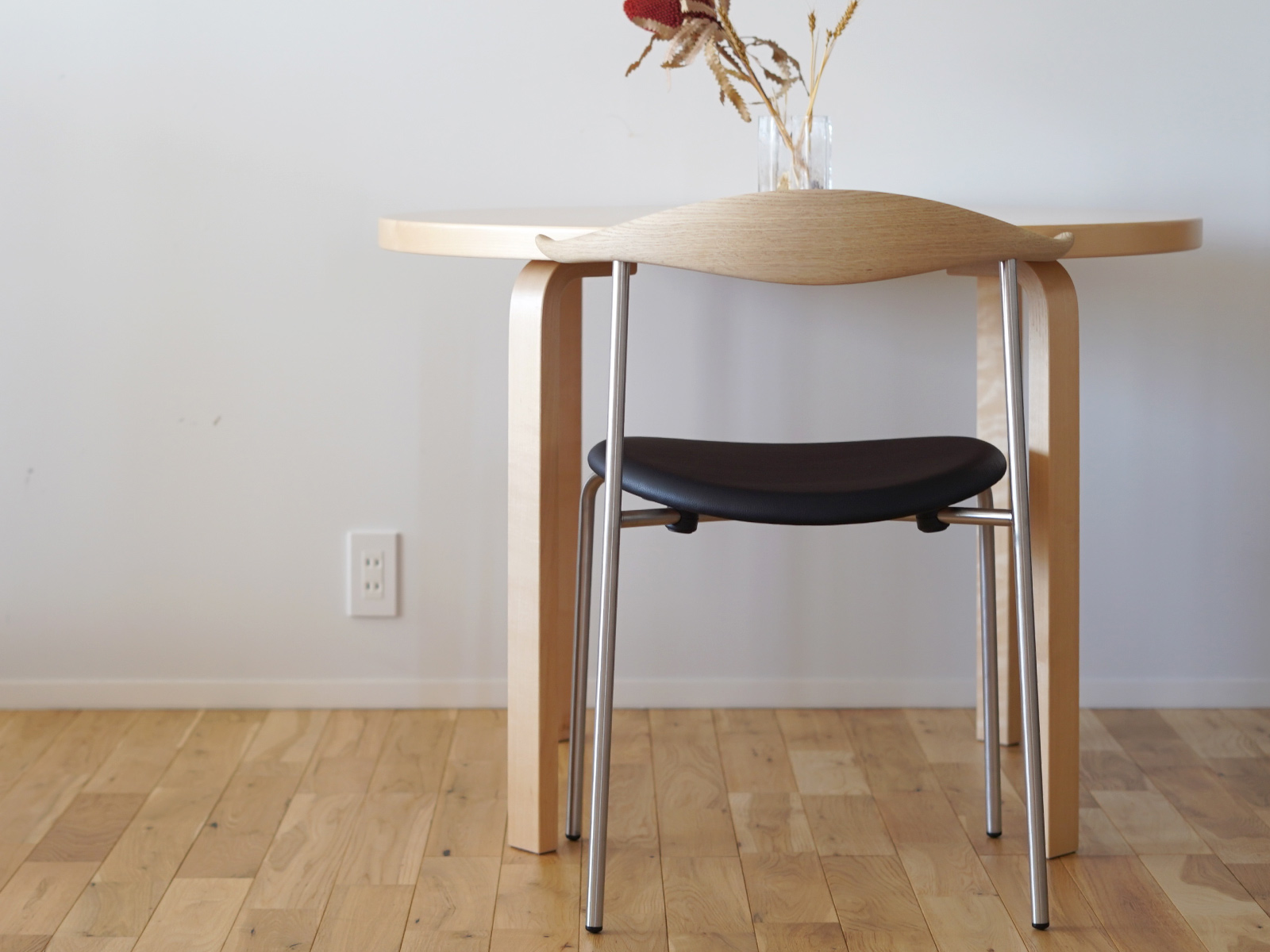 CARL HANSEN & SON （カールハンセン＆サン） CH88P オーク/ソープ仕上げ ステンレス脚