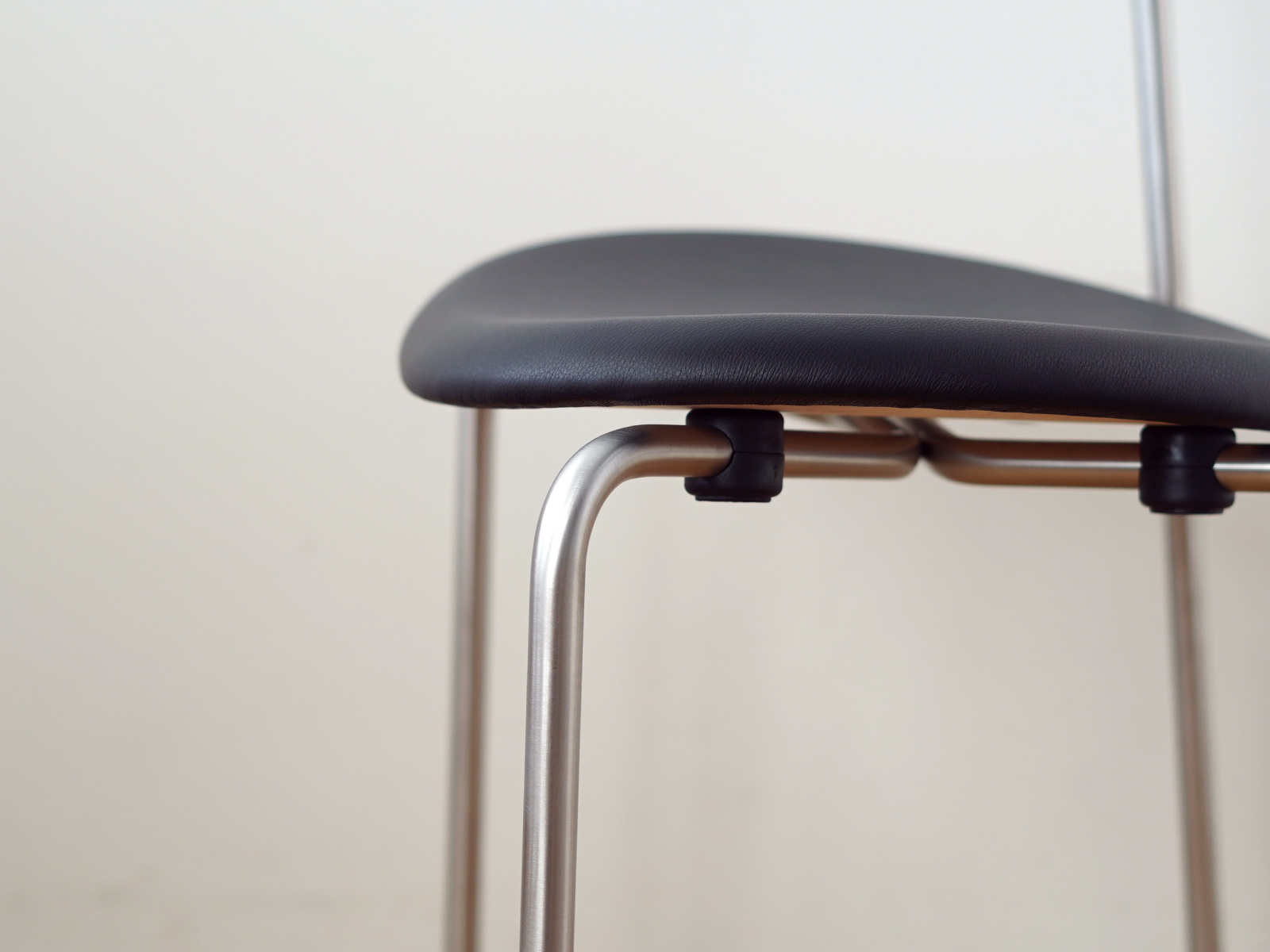 CARL HANSEN & SON （カールハンセン＆サン） CH88P オーク/ソープ仕上げ ステンレス脚