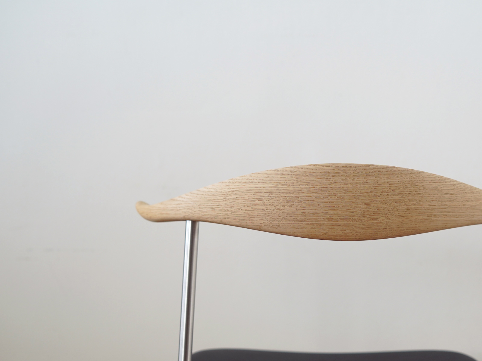 CARL HANSEN & SON （カールハンセン＆サン） CH88P オーク/ソープ仕上げ ステンレス脚