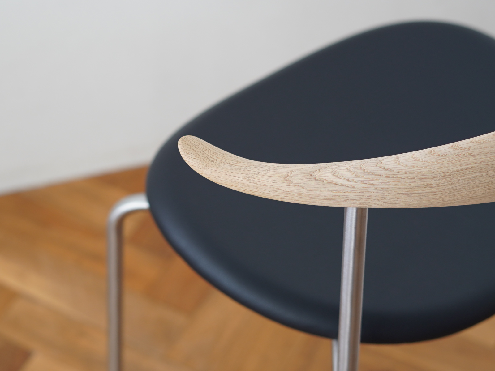 CARL HANSEN & SON （カールハンセン＆サン） CH88P オーク/ソープ仕上げ ステンレス脚