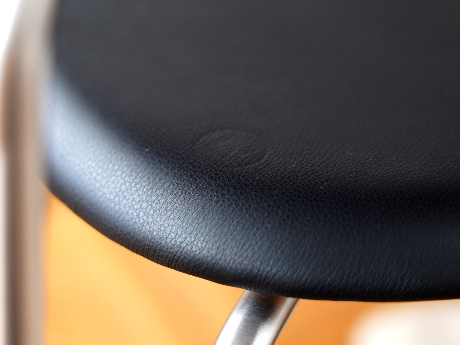 CARL HANSEN & SON （カールハンセン＆サン） CH88P オーク/ソープ仕上げ ステンレス脚