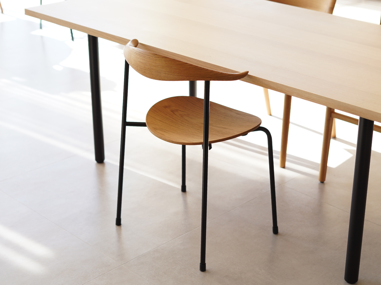 CARL HANSEN & SON （カールハンセン＆サン） ch88t オーク/オイル仕上げ ブラック脚