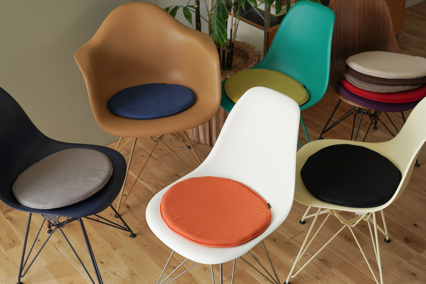 vanillaオリジナル イームズシェルチェア用シートパッド