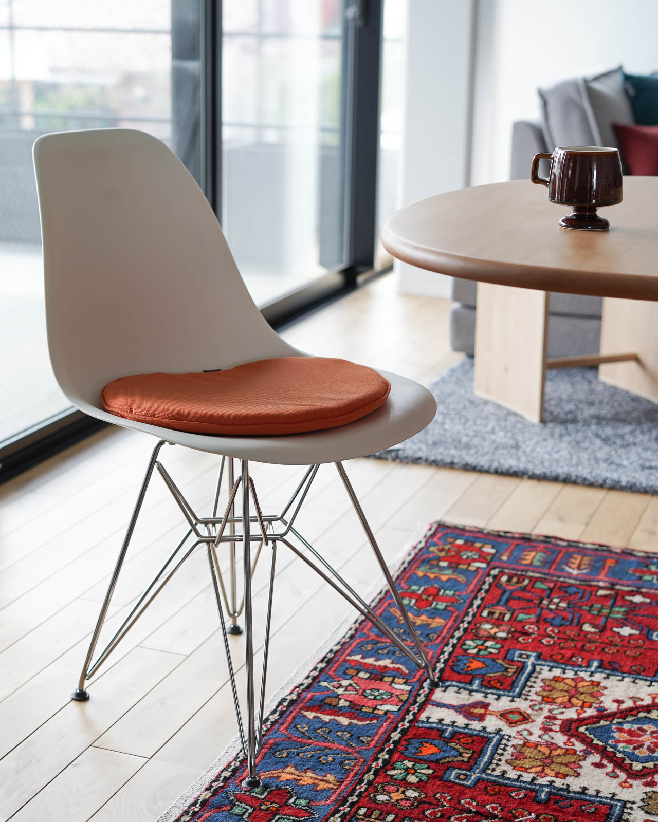 vanillaオリジナル イームズシェルチェア用シートパッド ホワイト×オレンジ