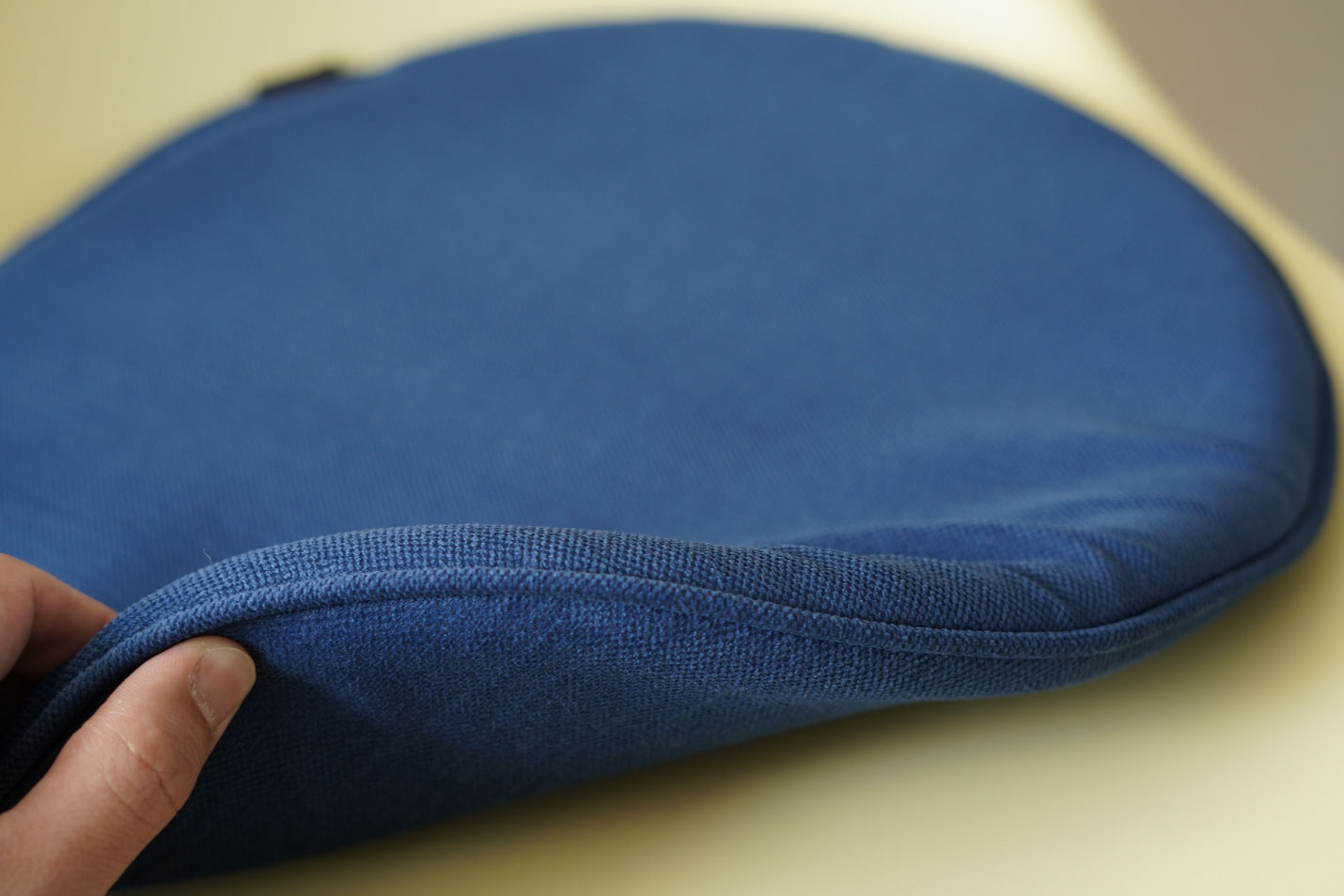 vanillaオリジナル イームズシェルチェア用シートパッド 両面ファブリックに