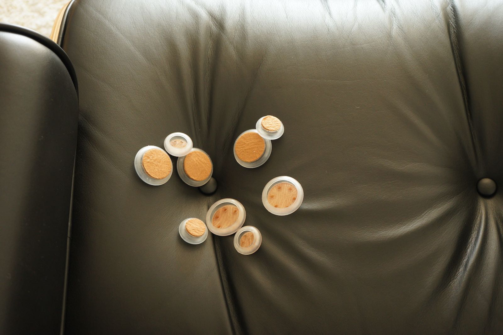 イームズラウンジチェア＆オットマン用フェルトキャップ、グライズキャップ 