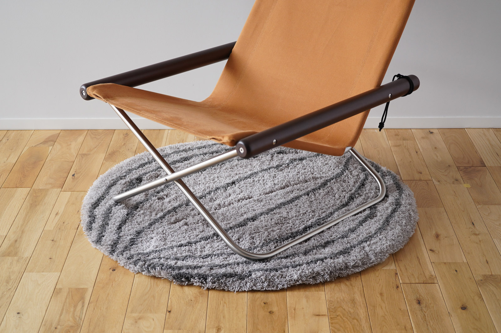 ニーチェアXの足元に