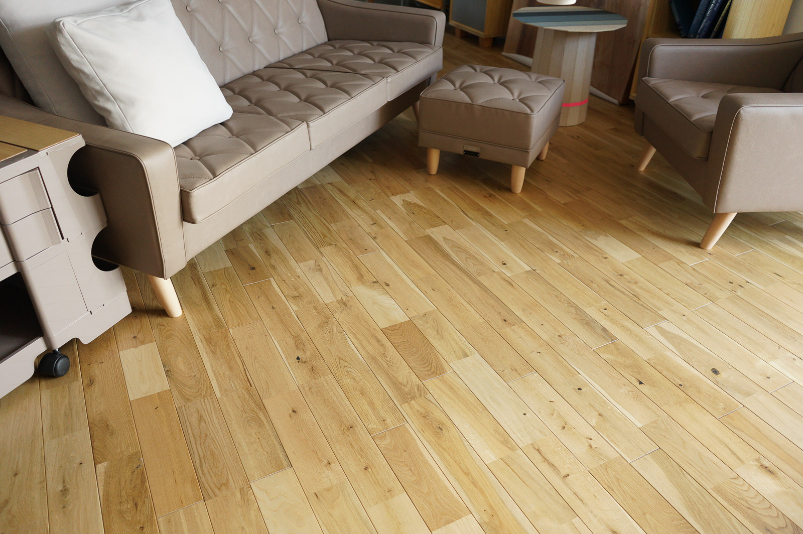 ラグがないリビング