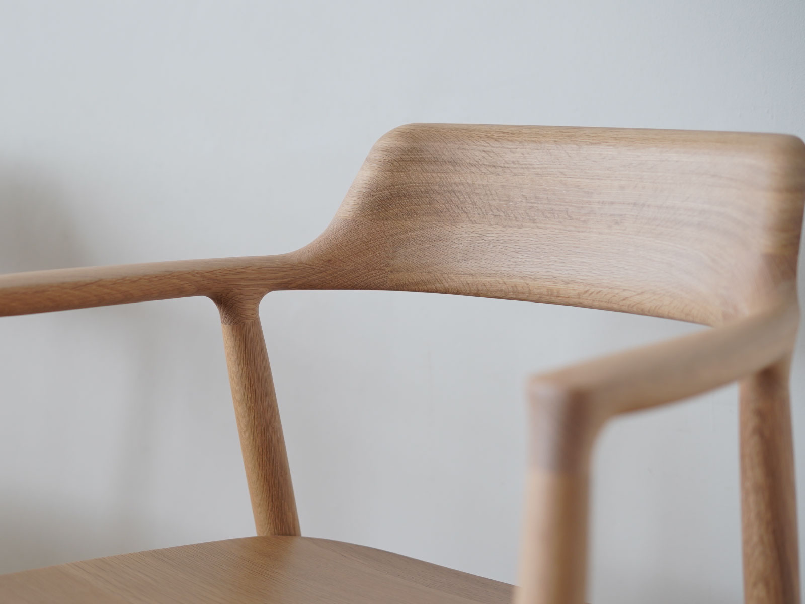 マルニコレクション HIROSHIMA オークの背もたれ