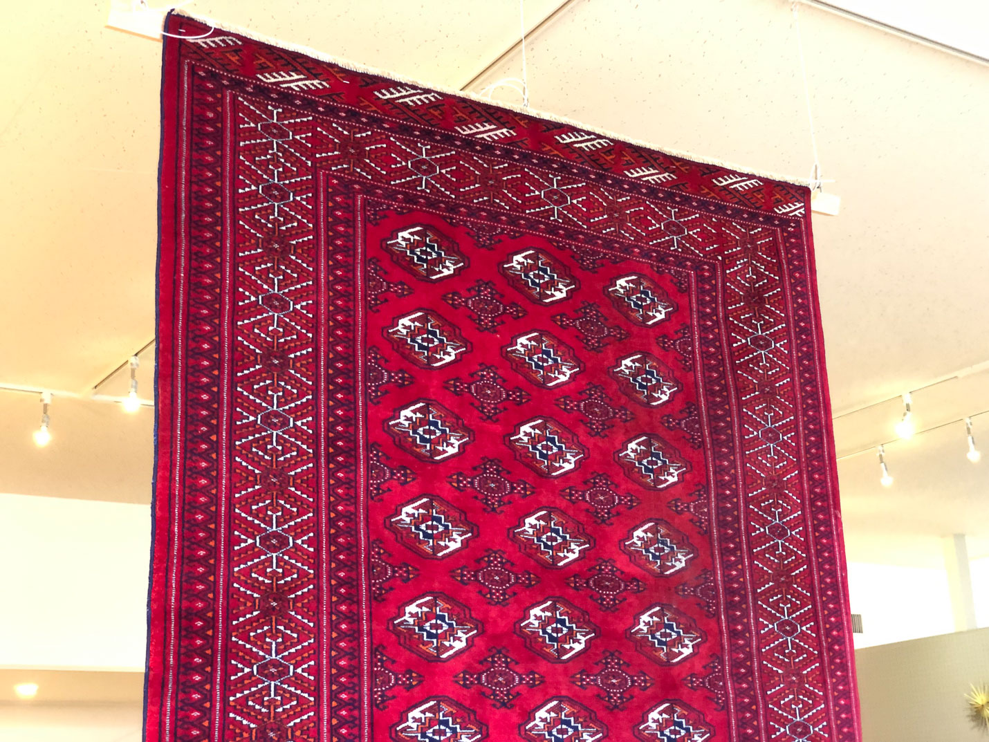 心躍る色彩と柄を楽しむ