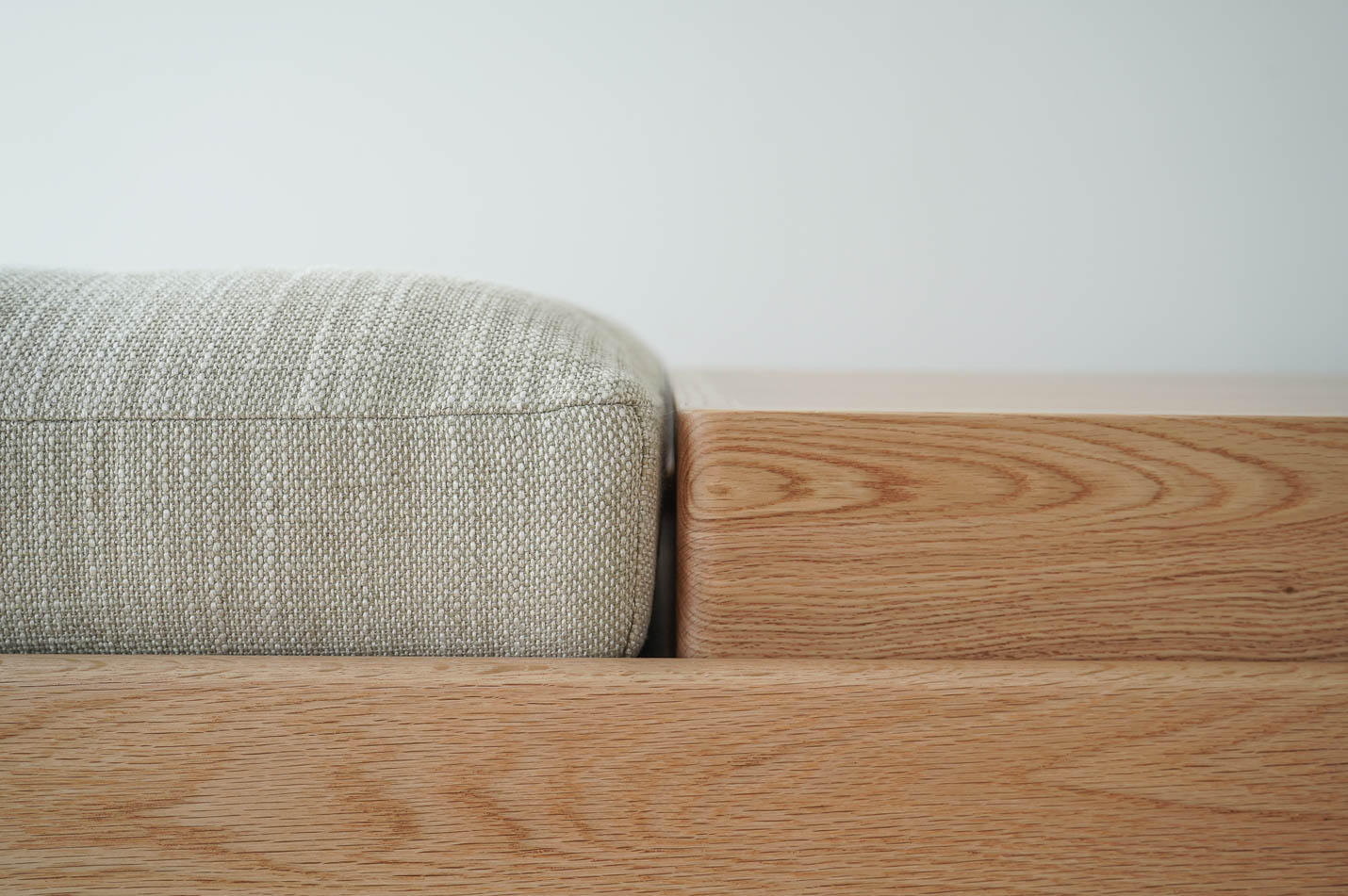 マルニ60+ オークフレームベンチソファ トレイ裏向き配置時