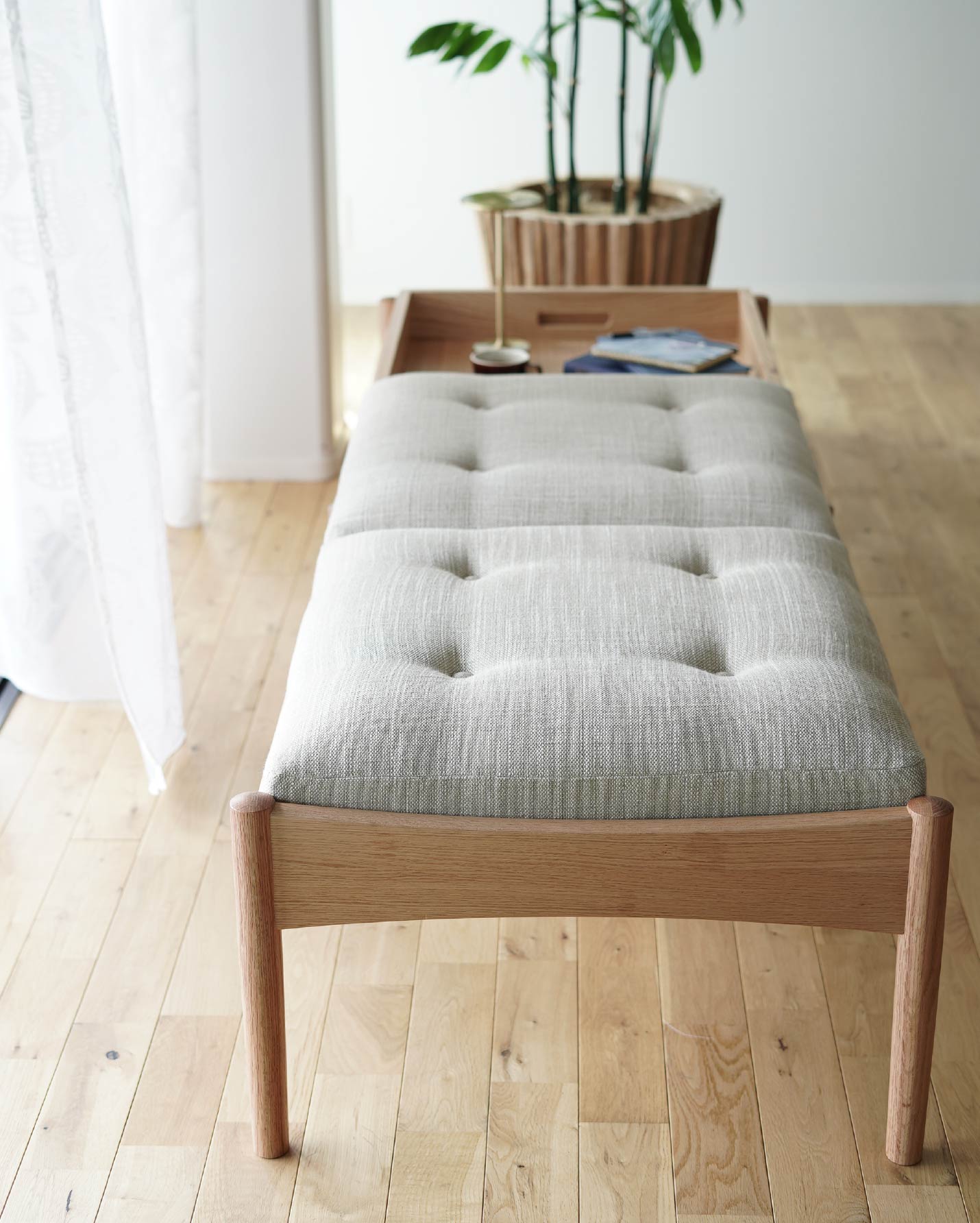 マルニ60 ベンチソファとトレイ