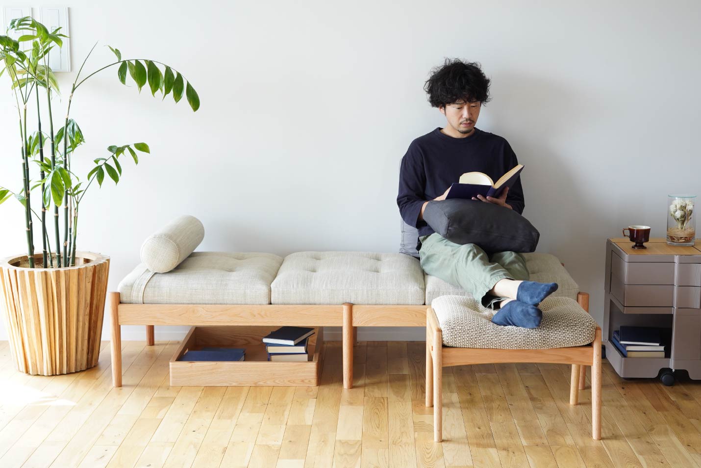 マルニ60 ベンチソファとトレイ