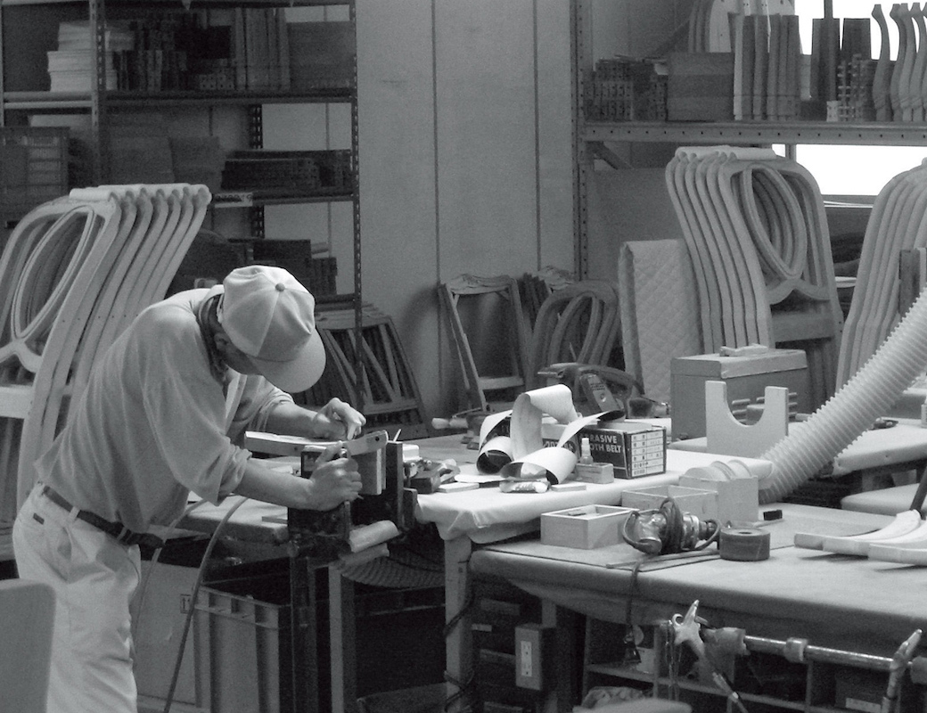 マルニ木工　工場作業風景