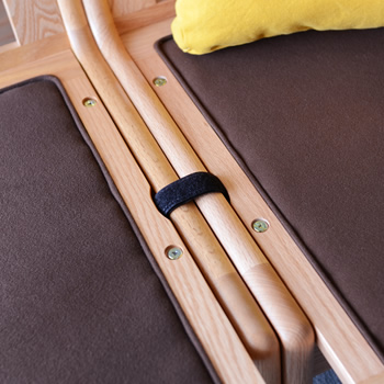 マルニ60 オークフレームチェアの連結部分