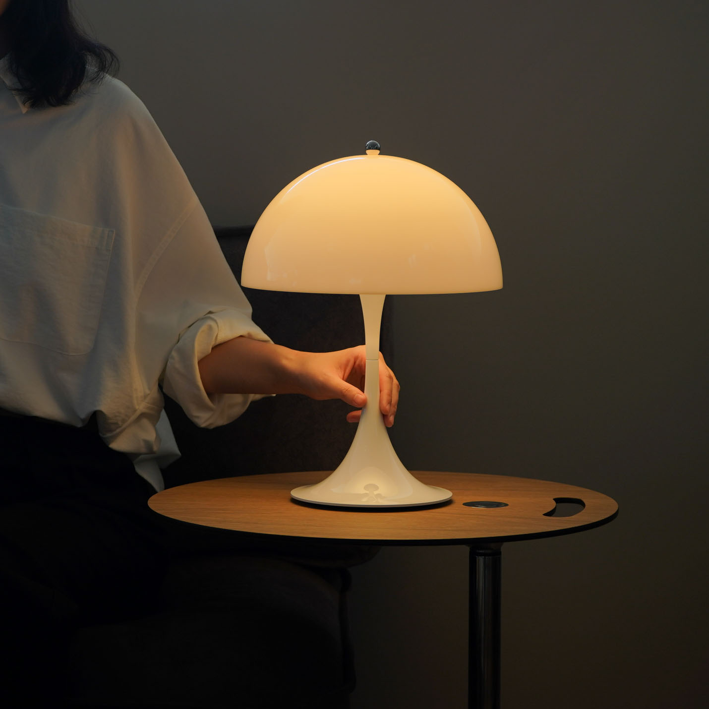 ルイスポールセン（Louis Poulsen）パンテラ250ポータブルの明るさ