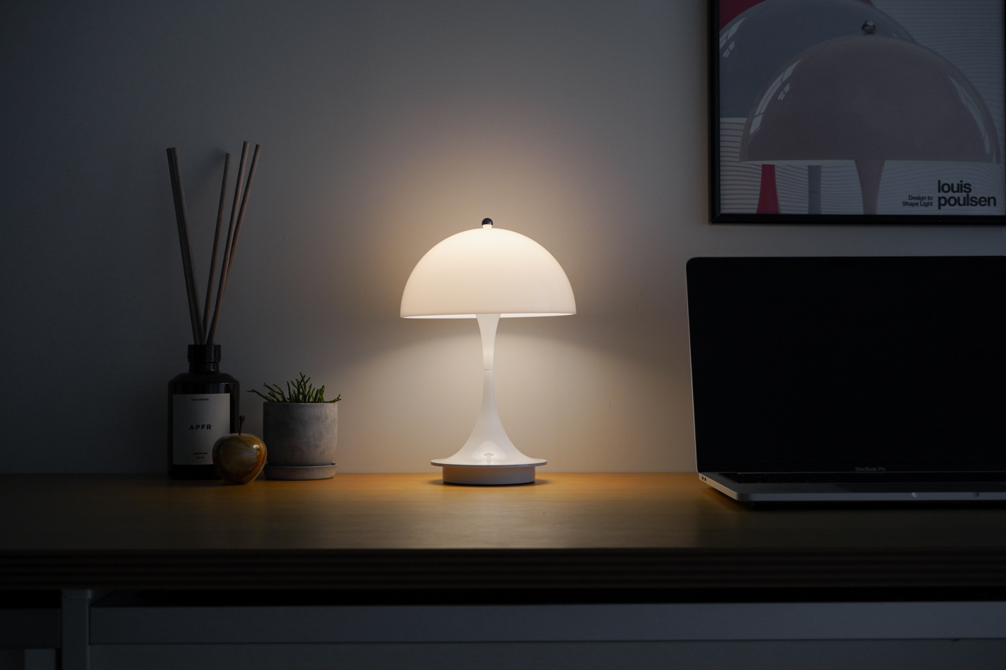 ルイスポールセン（Louis Poulsen）パンテラ 250 ポータブル / オパール・ベージュ