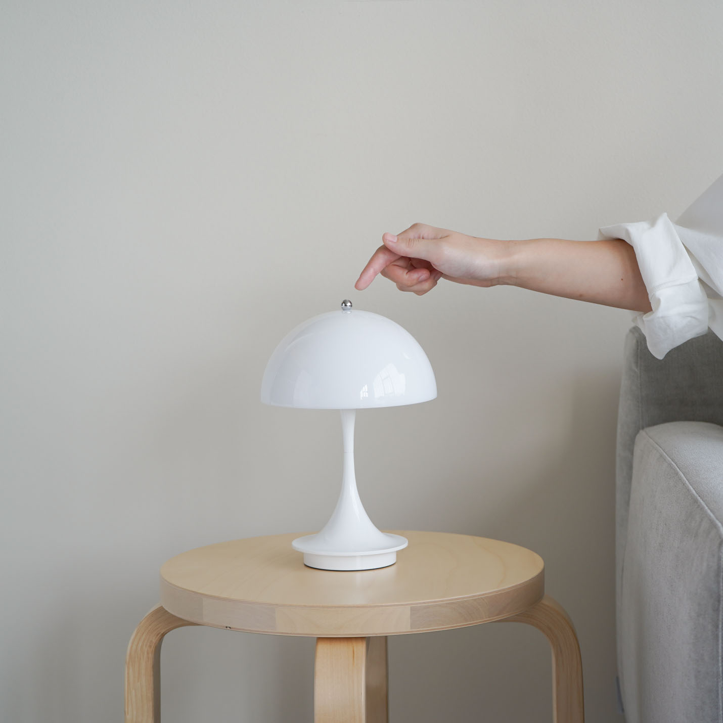 ルイスポールセン（Louis Poulsen）パンテラ160ポータブルのスイッチ部分詳細