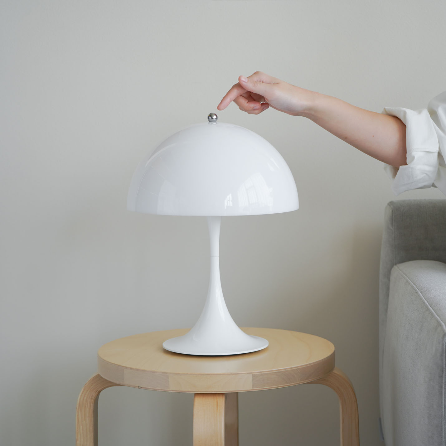 ルイスポールセン（Louis Poulsen）パンテラ250ポータブルのスイッチ部分詳細